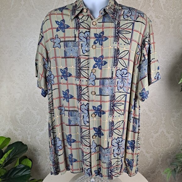 M.E. Sport Size Large Button Up Khaki w/Blue Flowers Short Sleeve EUC - Picture 1 of 10